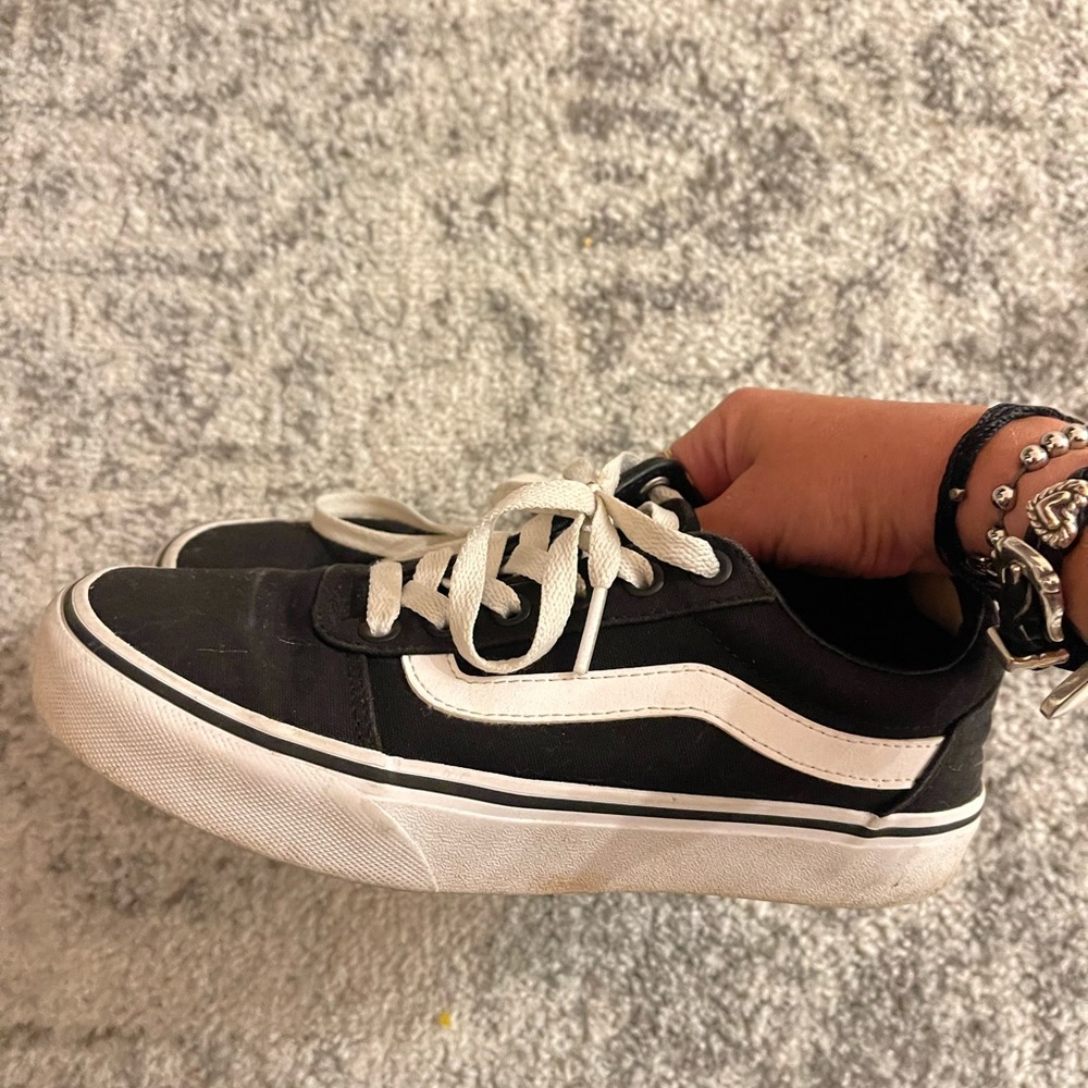 Vans - Picture 4 of 5